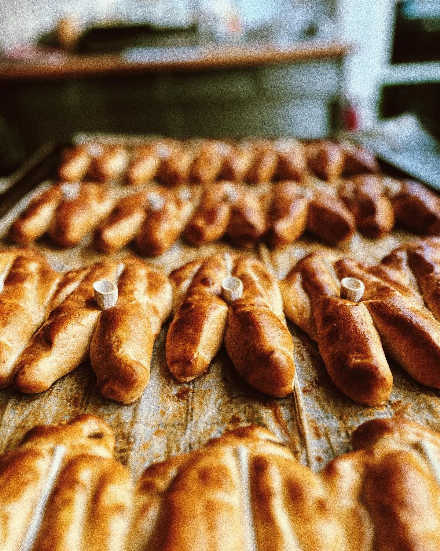 Mehrere hundert Stutenkerle haben an Allerheiligen unser Gesch&auml;ft verlassen! 🥨 #stutenkerl #weckmann #k&uuml;per #allerheiligen