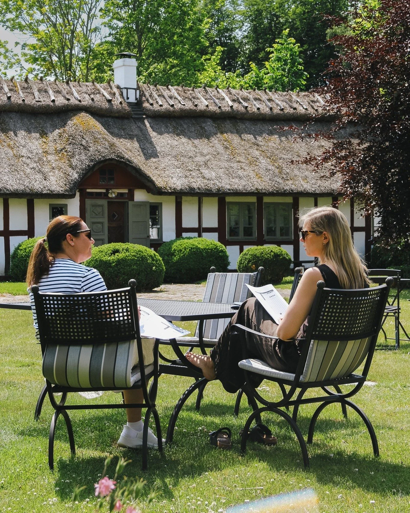 💭 Vad vill du bli ih&aring;gkommen f&ouml;r? F&ouml;r en titel? Eller f&ouml;r att du faktiskt f&ouml;r&auml;ndrat n&aring;got f&ouml;r n&aring;gon?

Ledarskap som skapar v&auml;rde b&ouml;rjar inte vid titeln p&aring; ditt visitkort, utan i vem du 