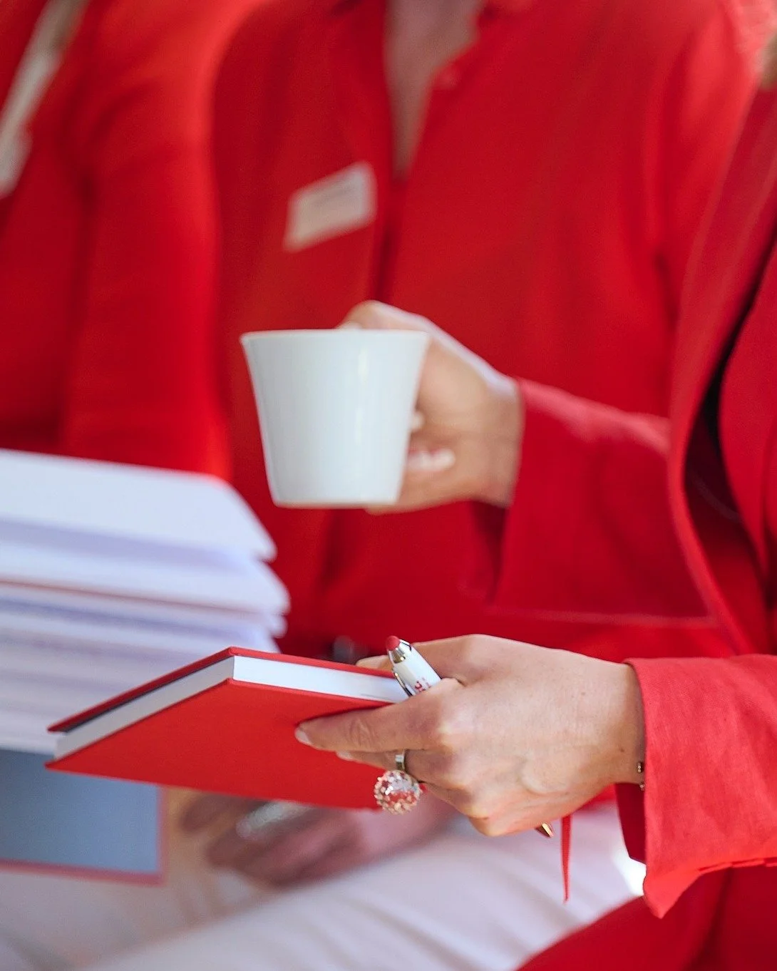 Nomineringen till Few Leadership Award 2026 &auml;r nu st&auml;ngd. 📕 Stort tack till alla som har nominerat tidigare Few-deltagare som ni vill lyfta f&ouml;r sitt ledarskap. Nu tar n&auml;sta fas vid. Alla nomineringar g&aring;r vidare till juryn f