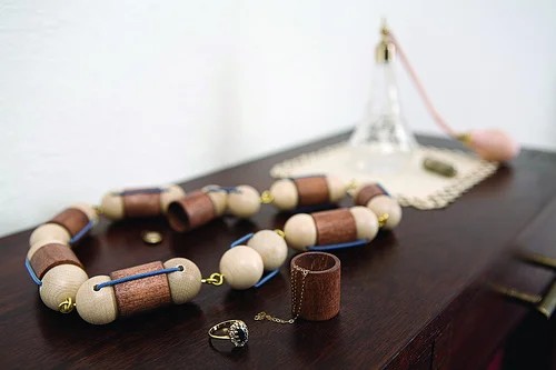 Second Life Makes unworn jewellery wearable again