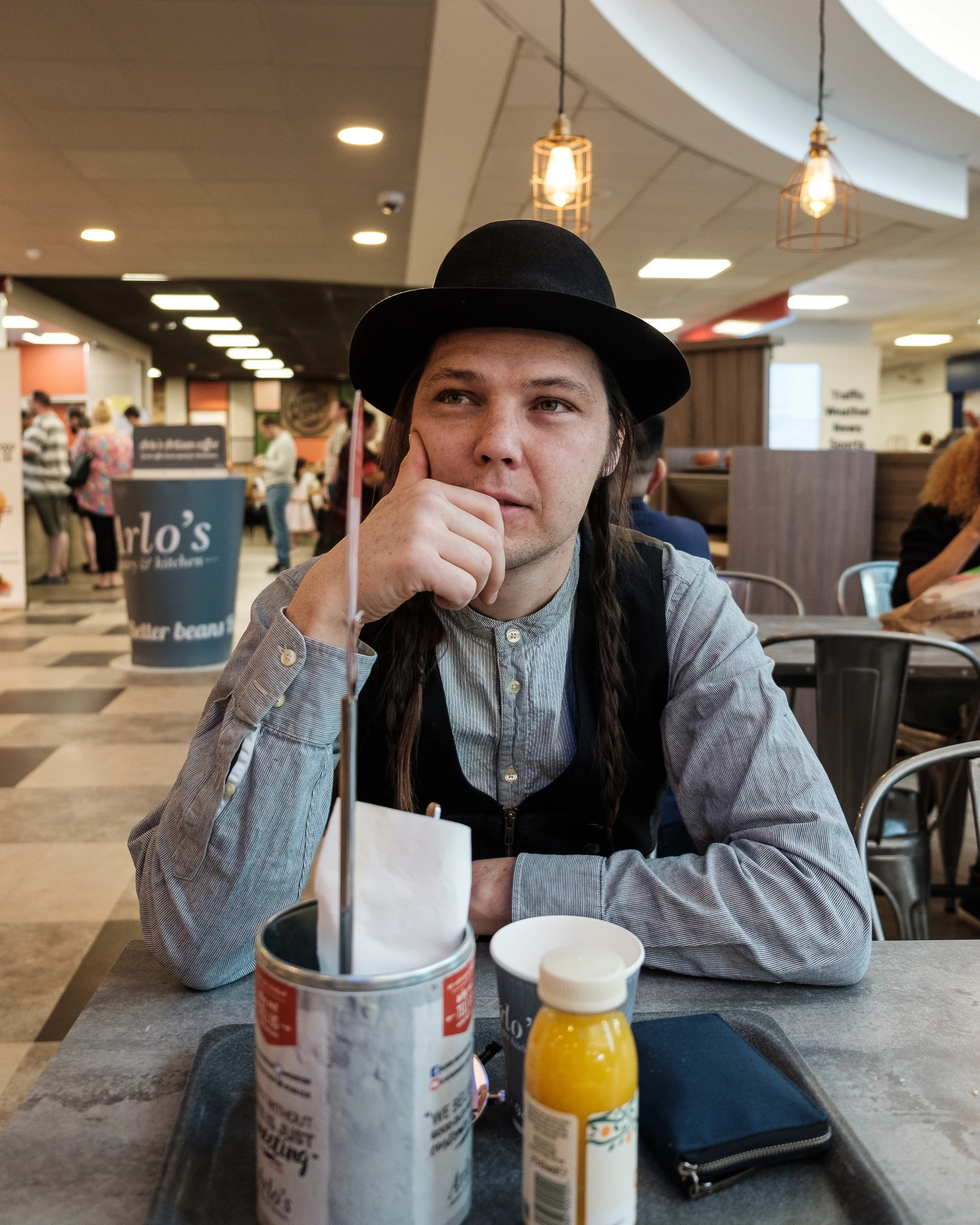 Första stoppet. Alla åt en "Full English breakfast".