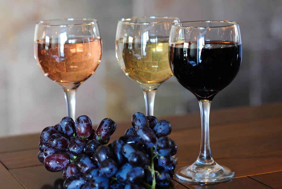 wineandgrapes.jpg