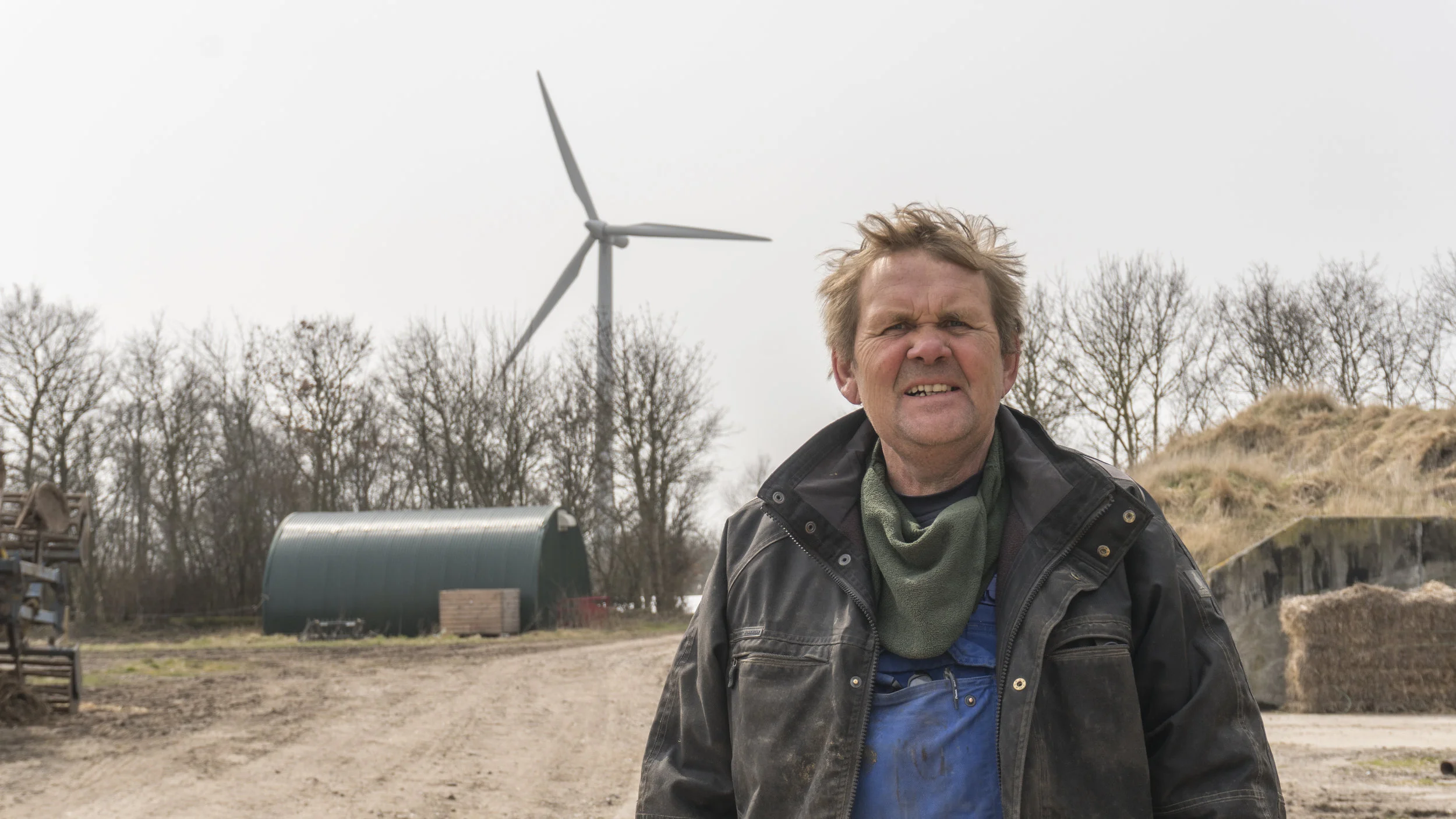 Jørgen Tranberg in front of his windmill. Picture by Amélie Drouet