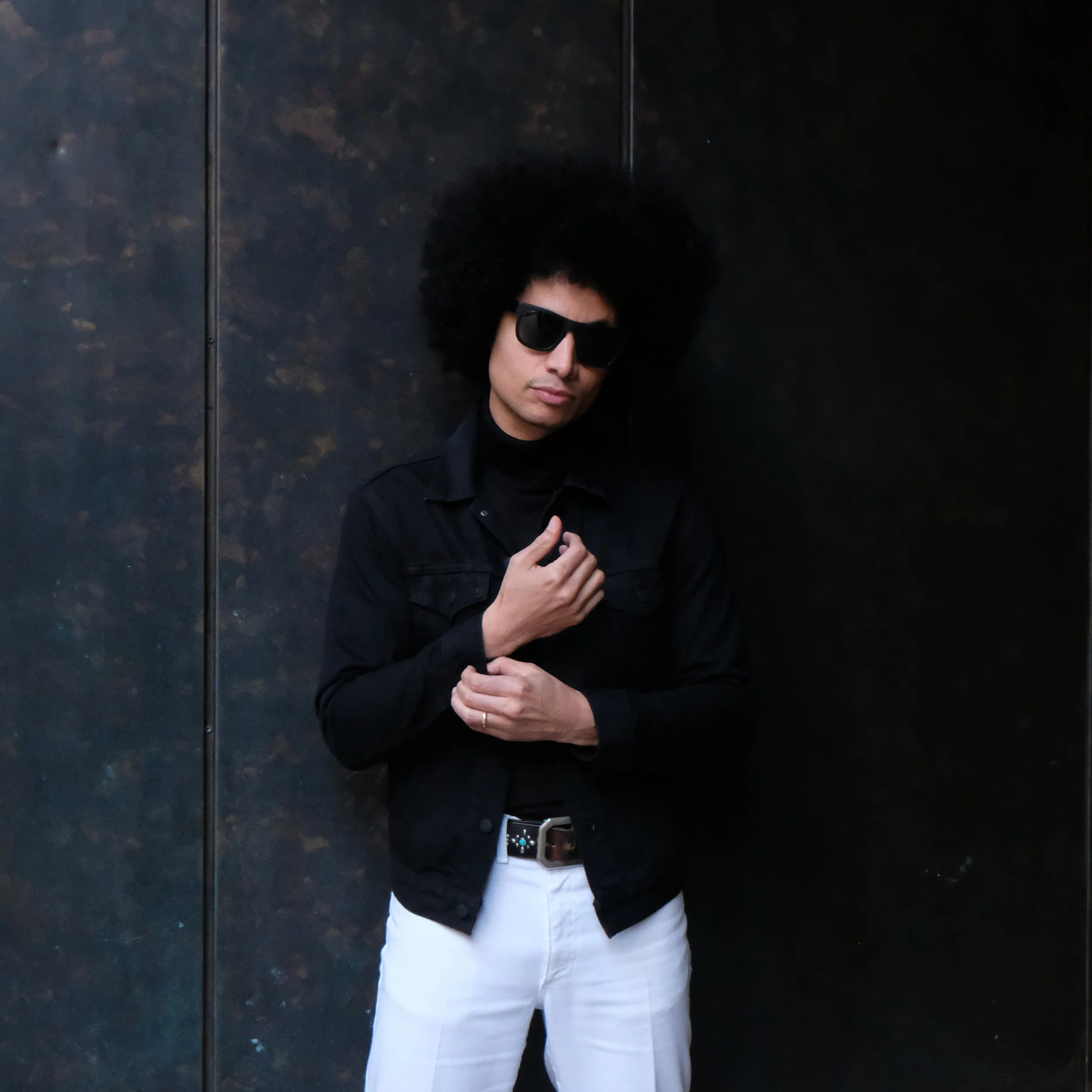 José James shares Playful Single “You Know What It Do”