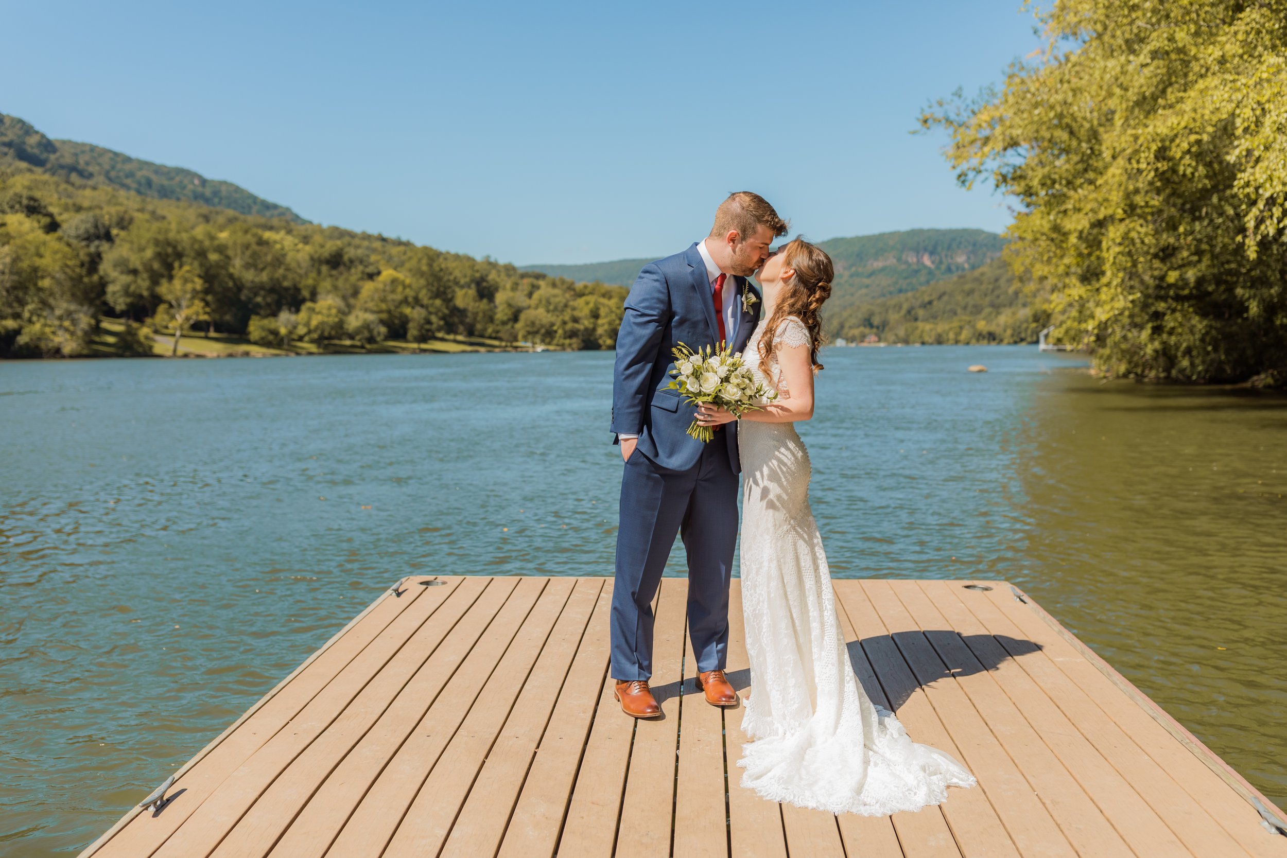Elopement_Snoopers_Rock_Chattanooga_TN_Emily_Lester_Photography-96.jpg