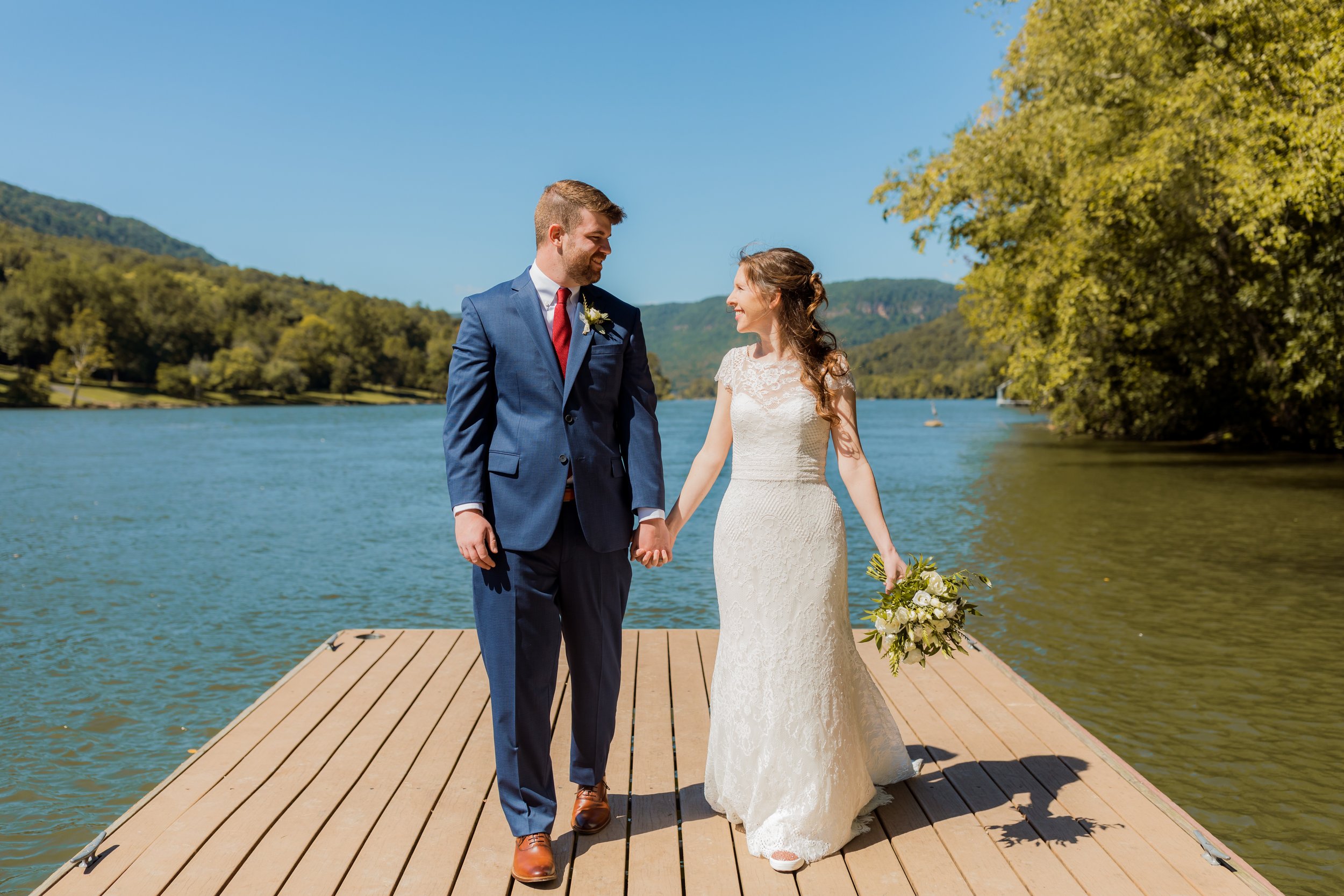 Elopement_Snoopers_Rock_Chattanooga_TN_Emily_Lester_Photography-191.jpg