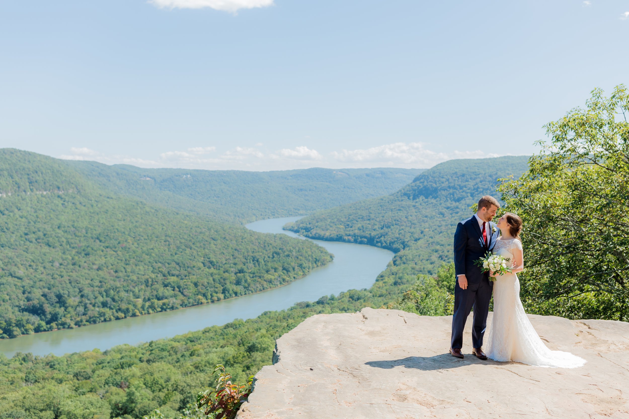 Elopement_Snoopers_Rock_Chattanooga_TN_Emily_Lester_Photography-210.jpg