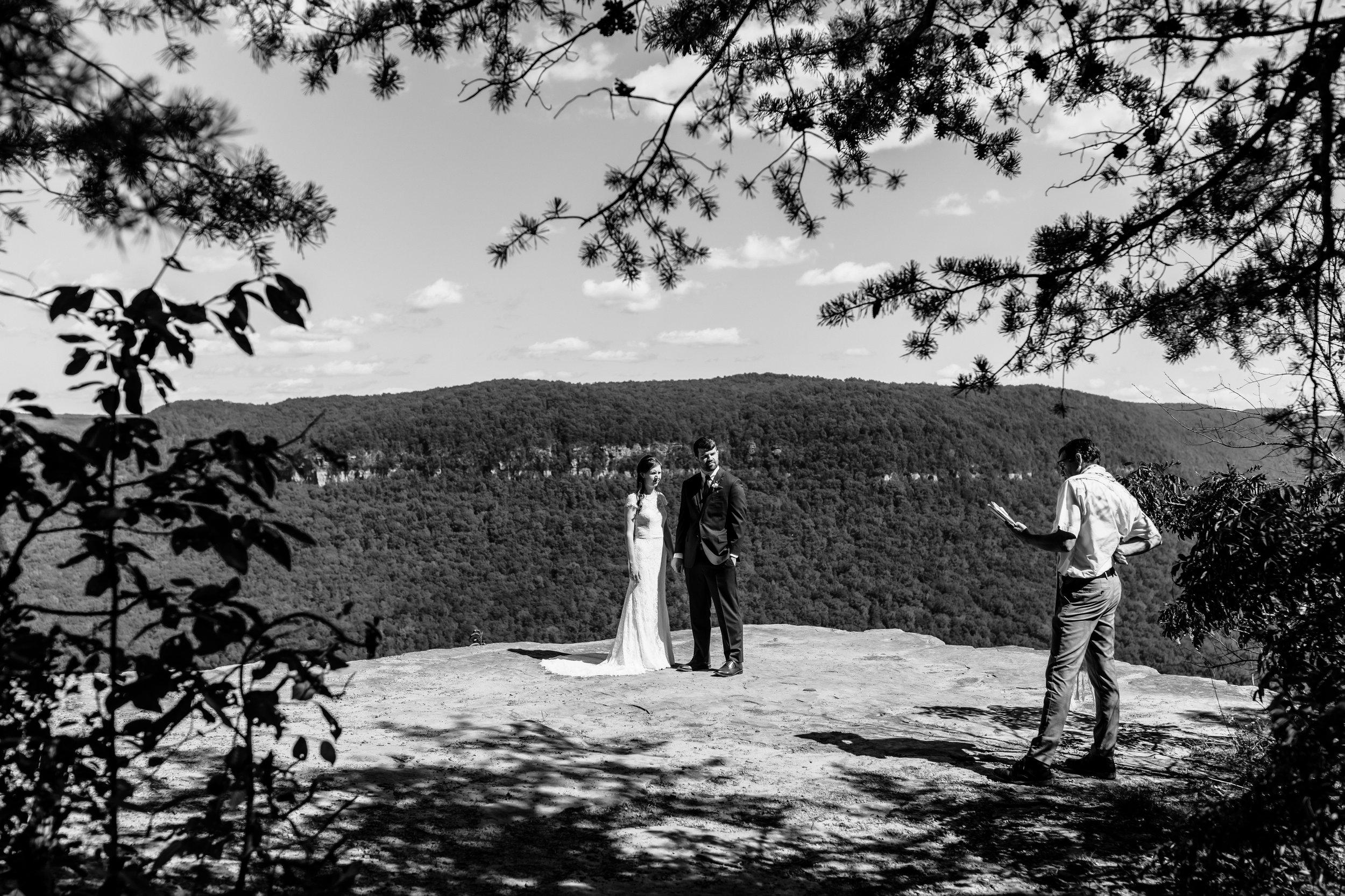 Elopement_Snoopers_Rock_Chattanooga_TN_Emily_Lester_Photography-371.jpg