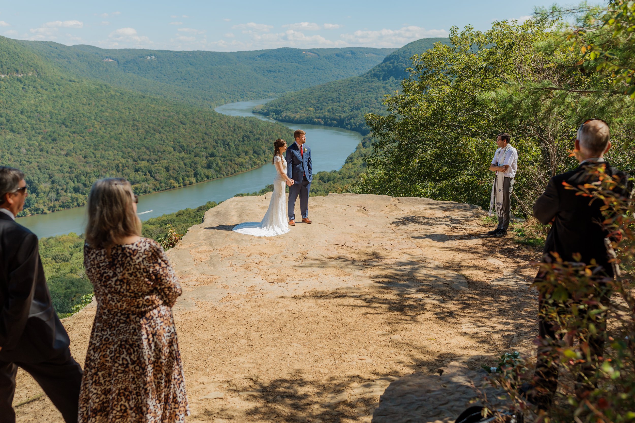 Elopement_Snoopers_Rock_Chattanooga_TN_Emily_Lester_Photography-400.jpg