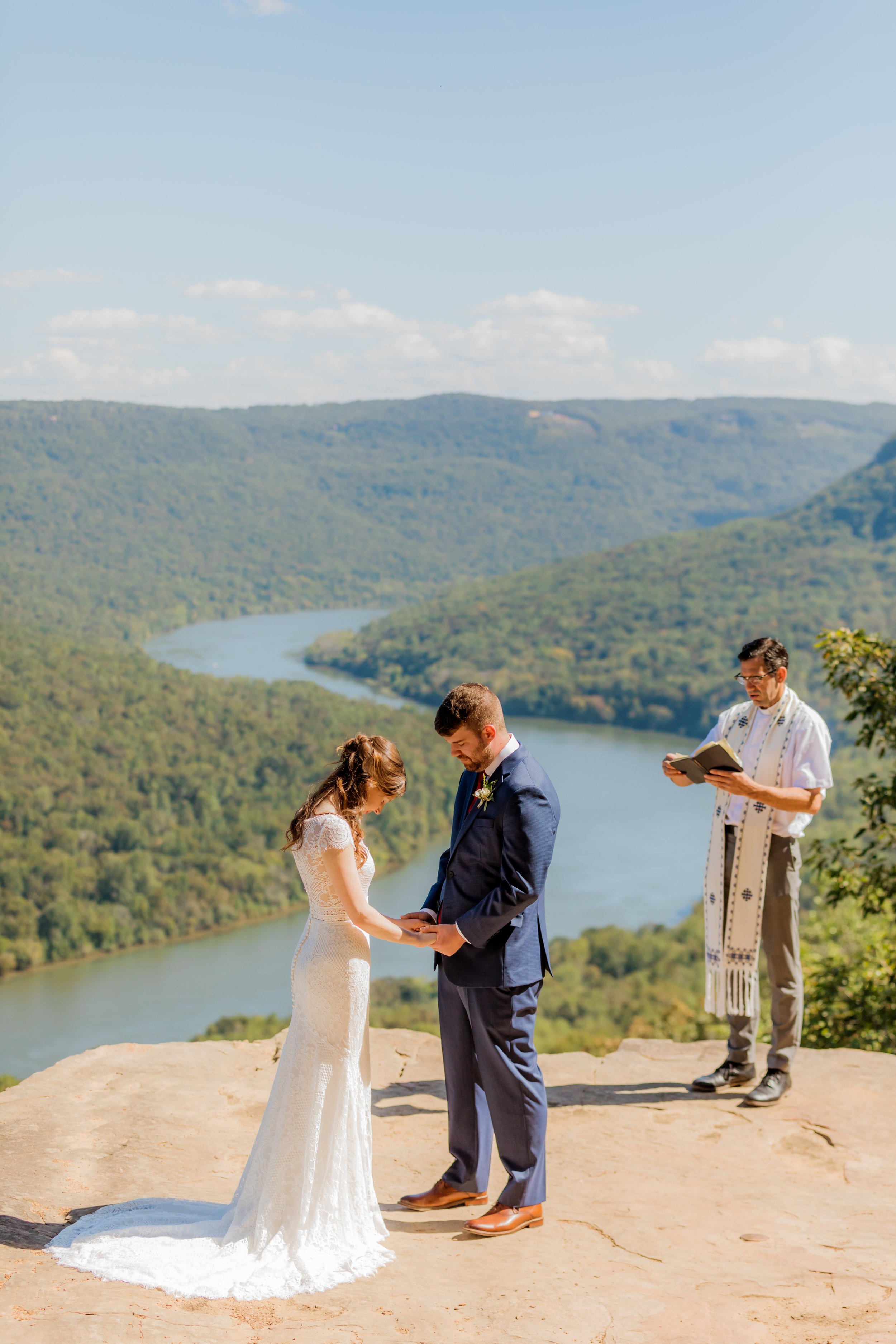 Elopement_Snoopers_Rock_Chattanooga_TN_Emily_Lester_Photography-460.jpg