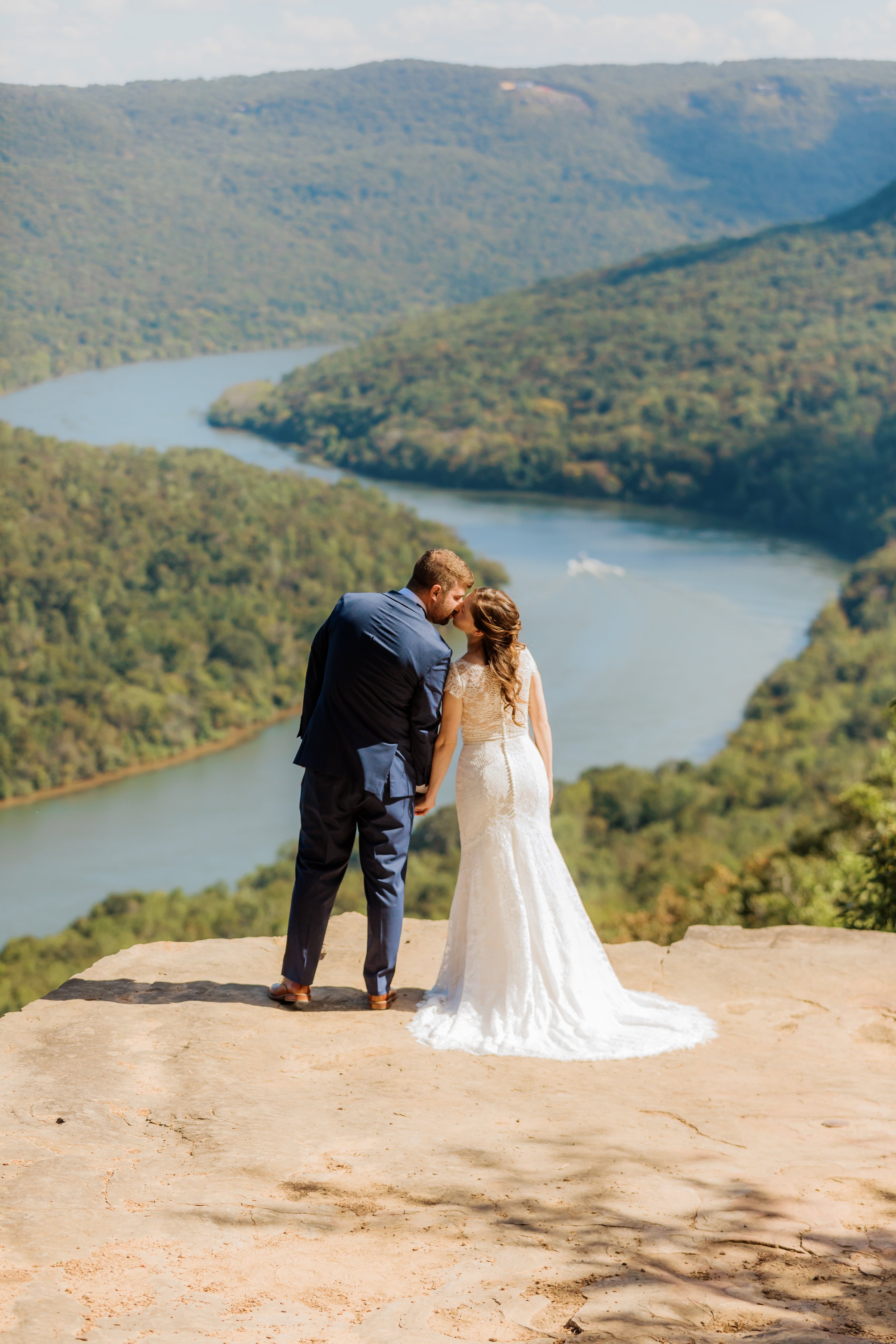 Elopement_Snoopers_Rock_Chattanooga_TN_Emily_Lester_Photography-562.jpg