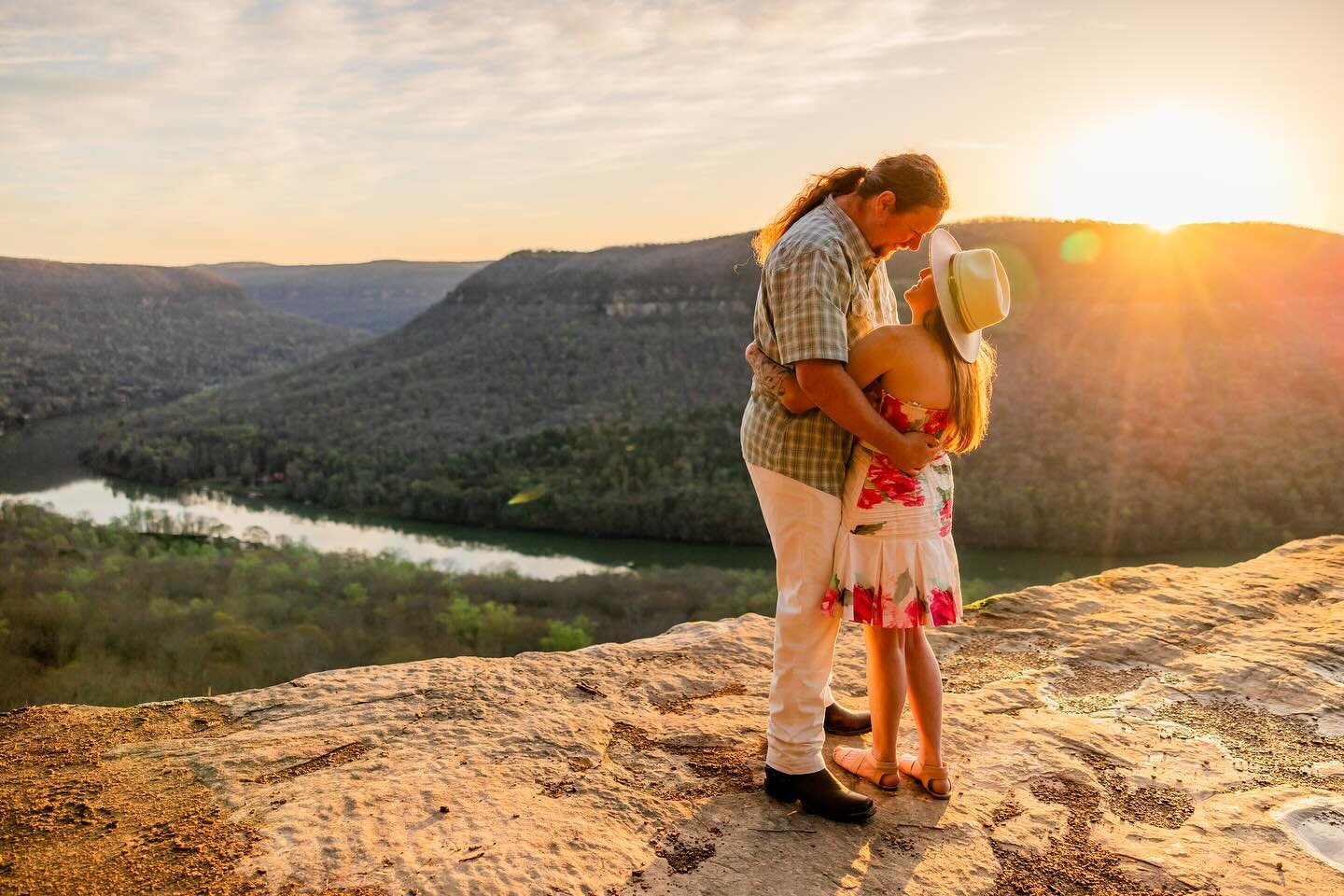 R+L celebrated their engagement by doing a photo shoot with me! Congrats to this couple and can we get a round of applause for that sunrise from yesterday morning!! 👏🏻😍