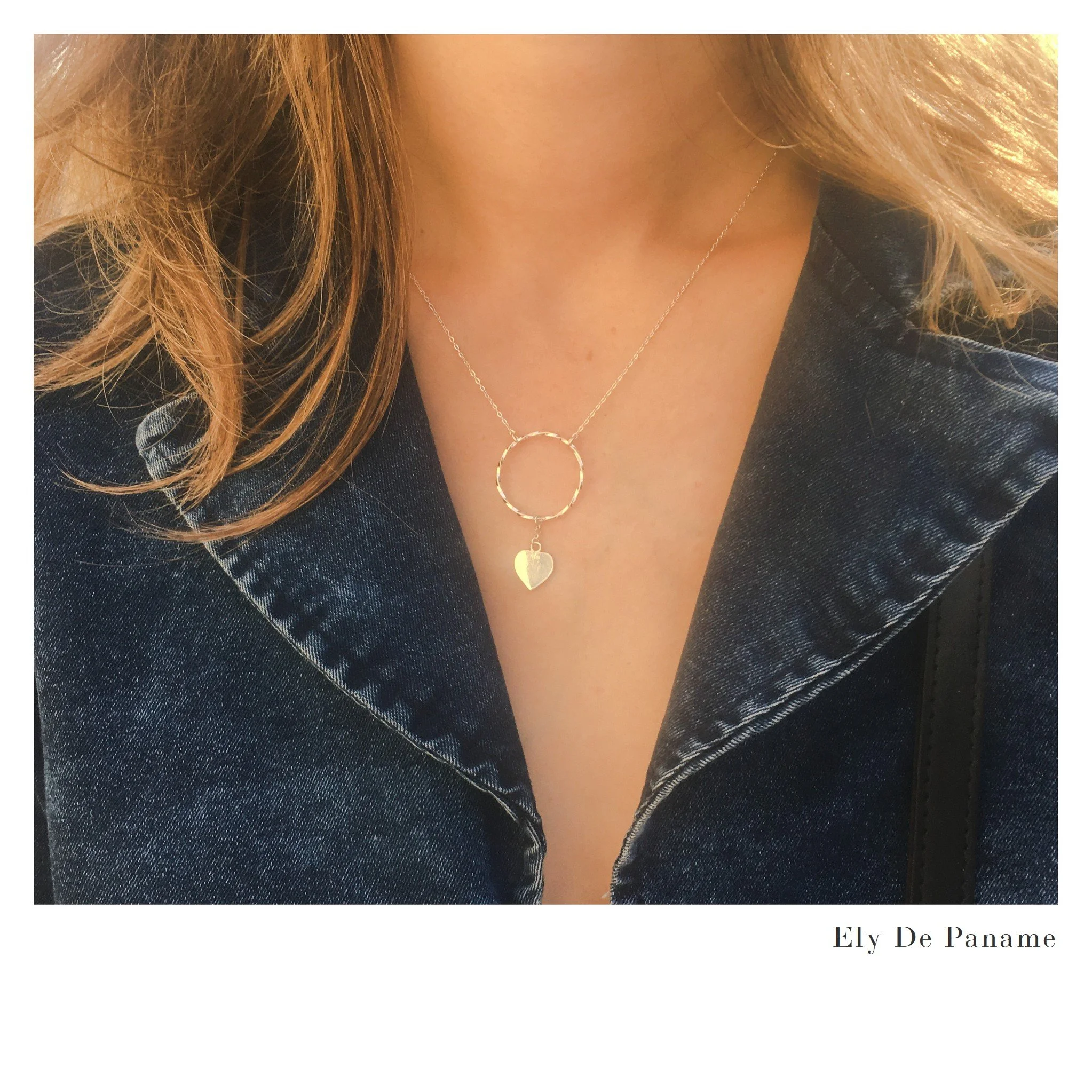 Collier cercle torsadé et coeur.