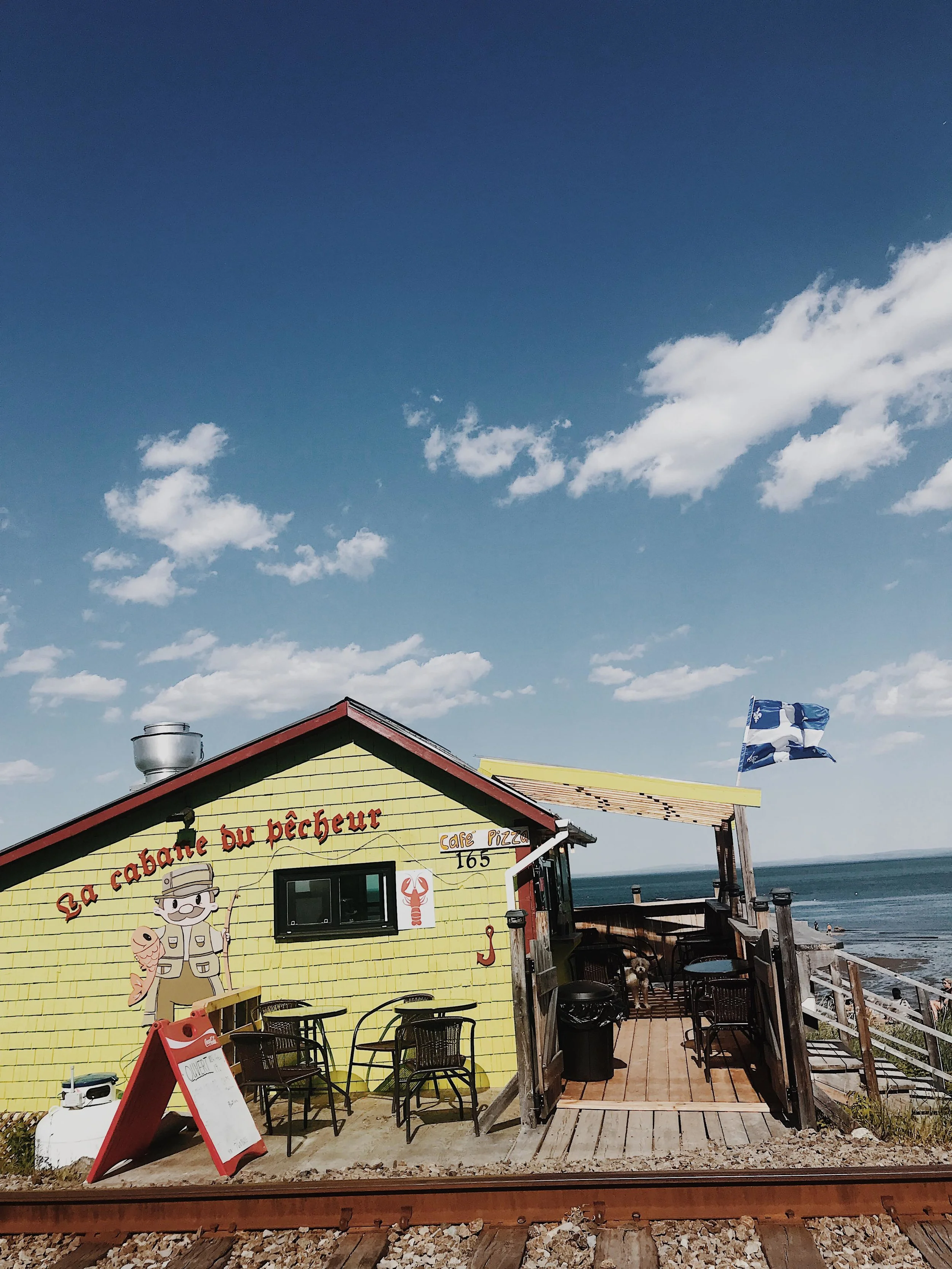 FERMETURE, INCENDIE ÉTÉ 2021 -  [Québec, Saint-Irénée] La cabane du pêcheur
