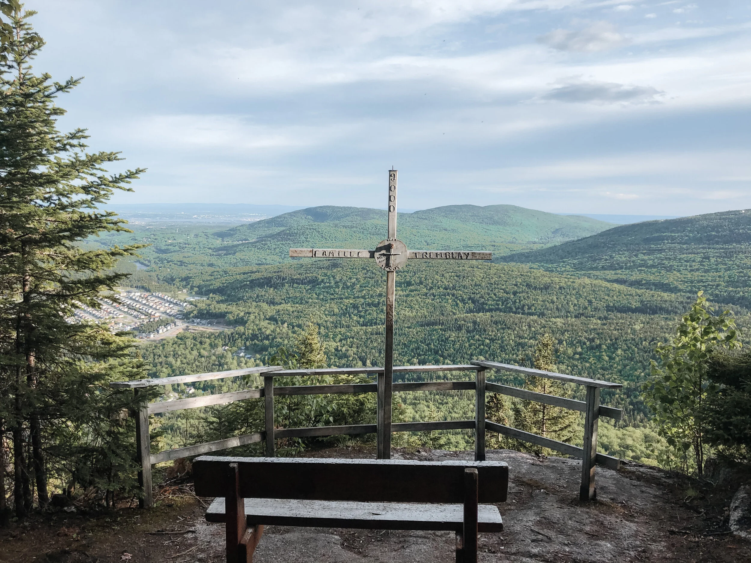 [Québec, Sainte-Brigitte-de-Laval] Montagne à Tremblay - Le Montagnard