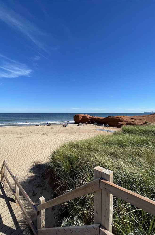 iles-de-la-madeleine_onvasepromener_quebec_chien (7).jpg