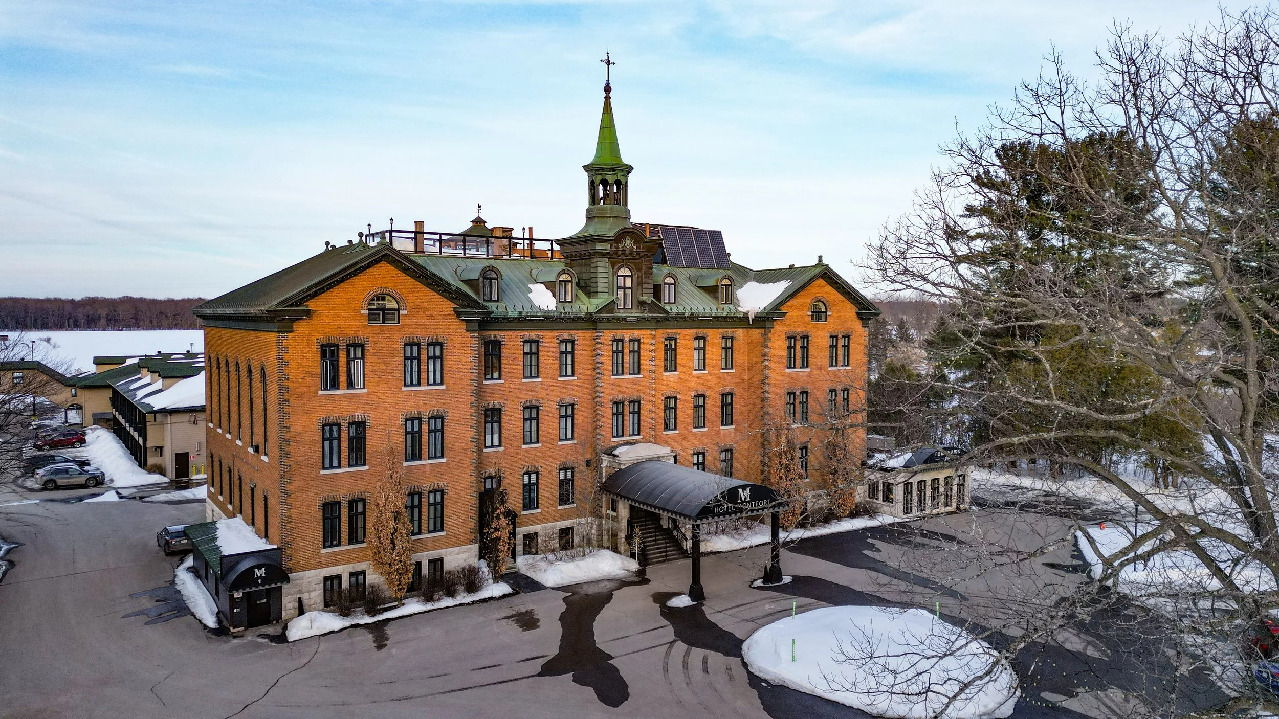 [C-d-Q, Nicolet] Hôtel Montfort