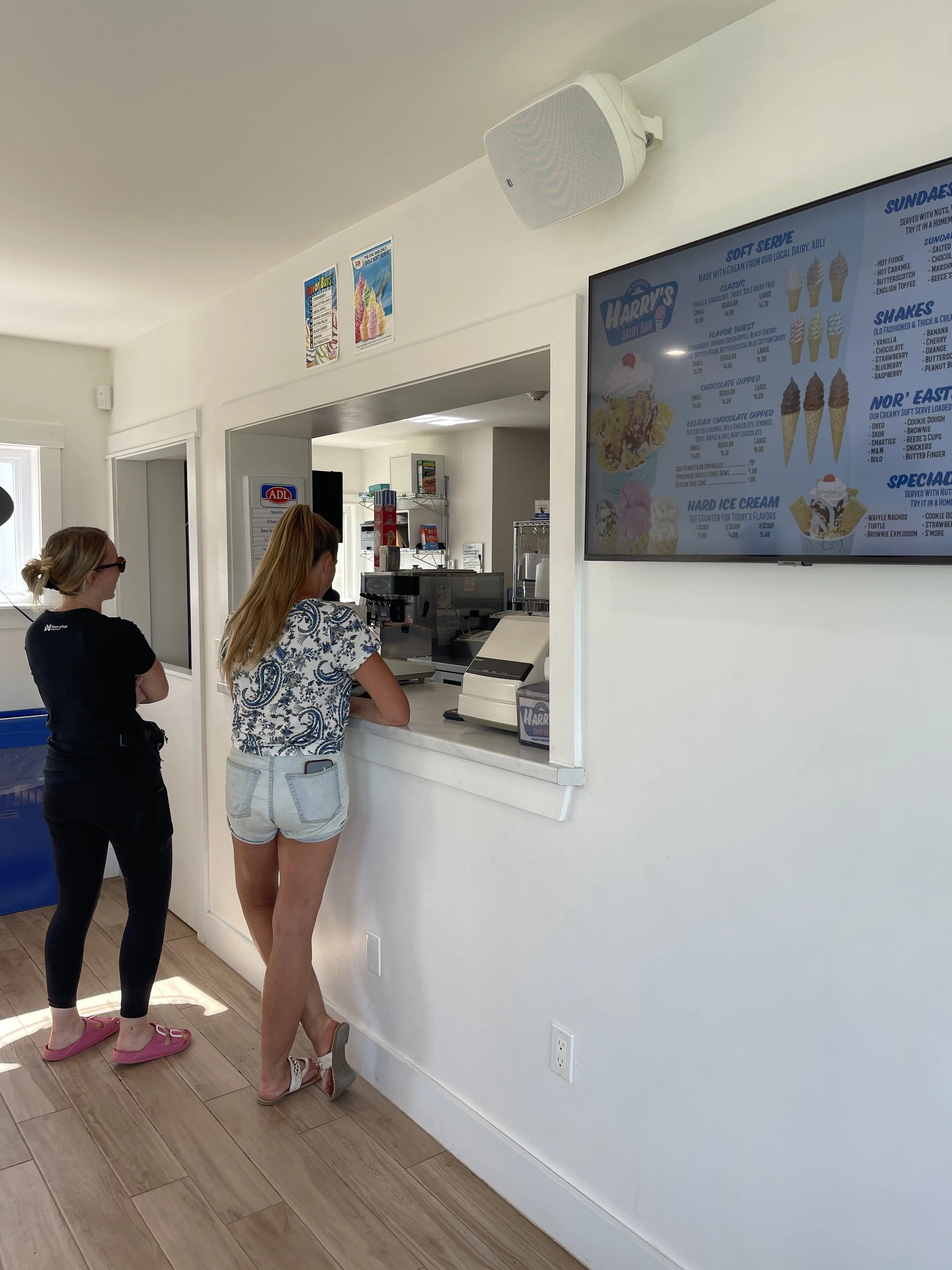 [IPE, Tracadie] Harry's Dairy Bar — On va se promener?