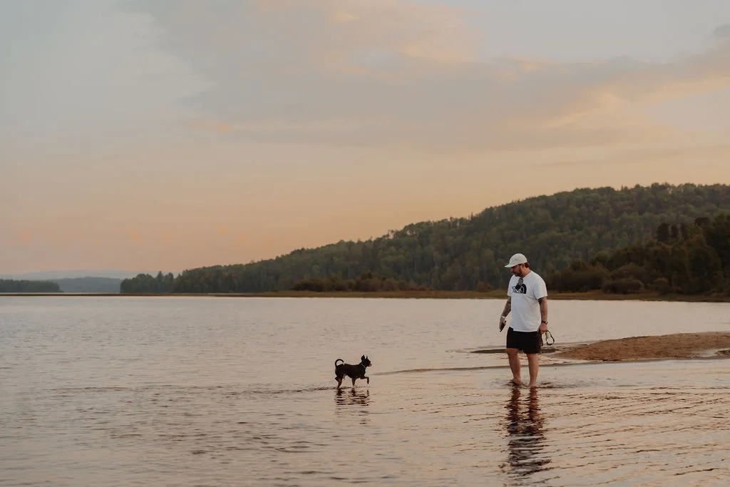[Lanaudière, Saint-Michel-des-Saints] Auberge du Lac Taureau, en été