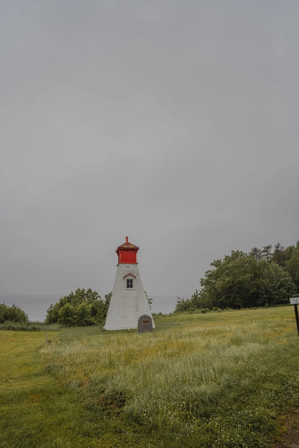 Hendry+Farm+Lighthouse_chien_nouveau-brunswick+(1).jpg