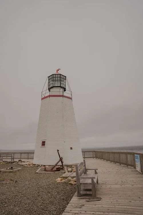 Pendlebury+Lighthouse_chien_nouveau_brunswich+(6).jpg