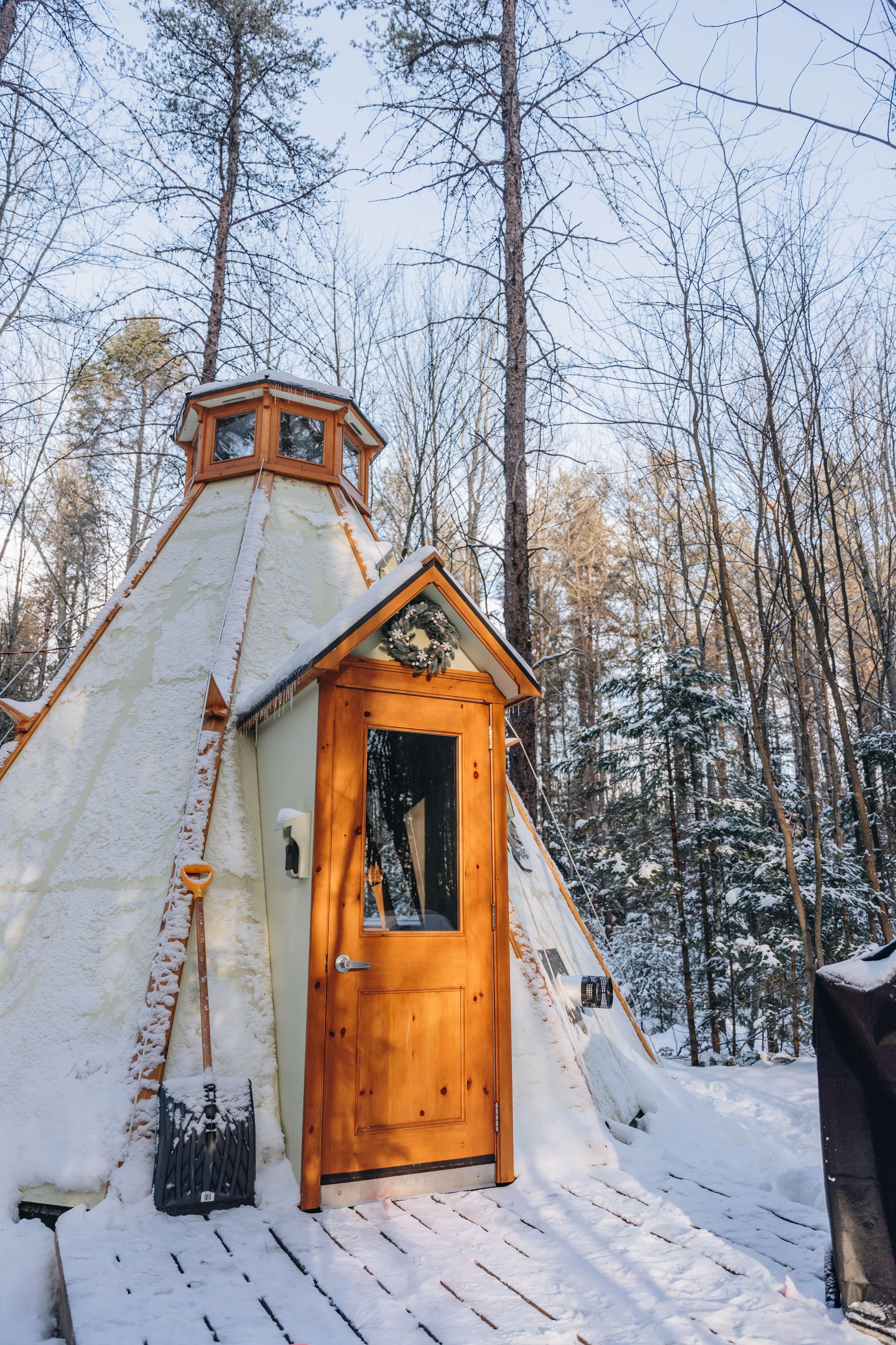 Parc Régional des Grandes-Coulées, chien, glamping sentier57.jpg