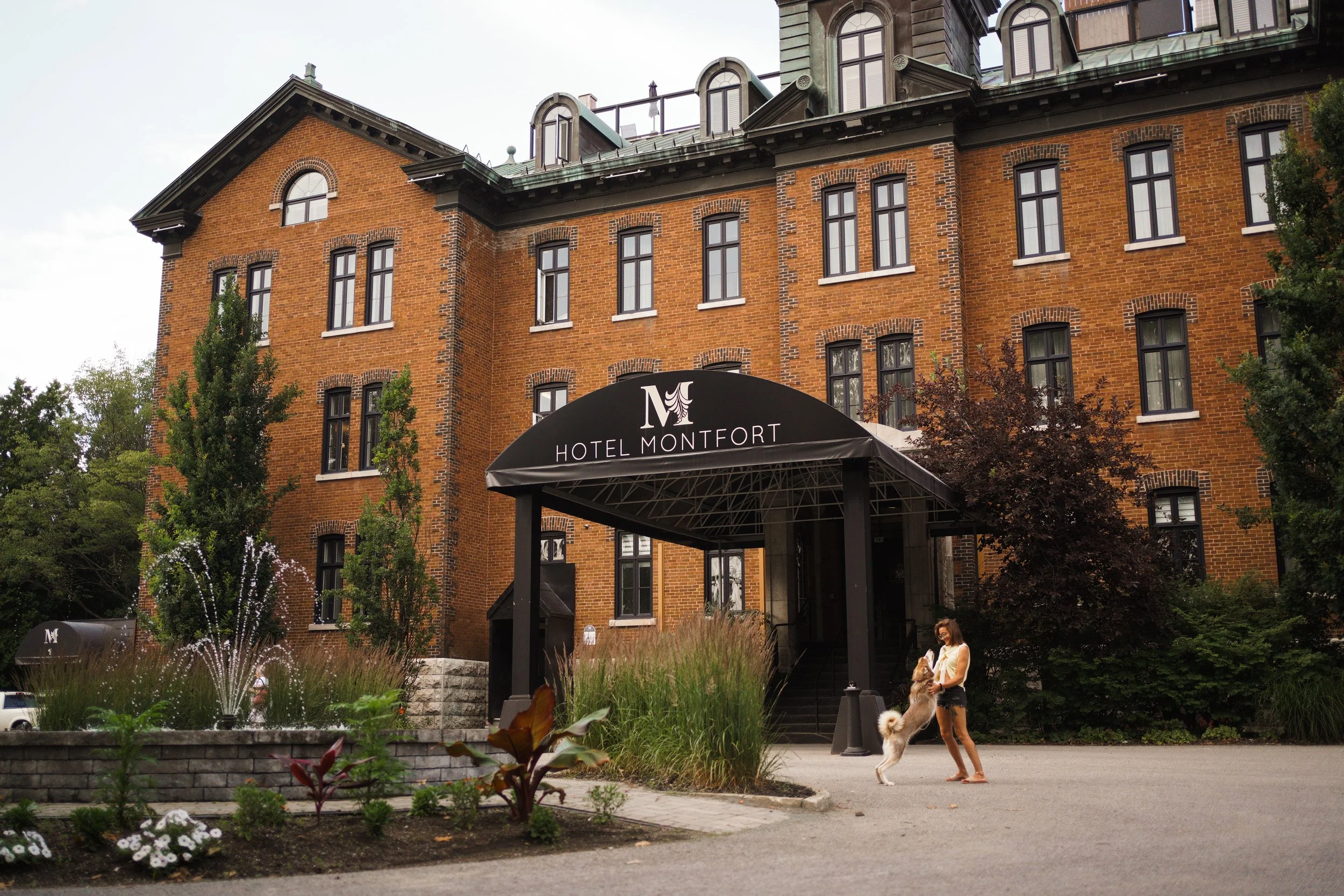 [Centre-du-Québec, Nicolet] Hôtel Montfort