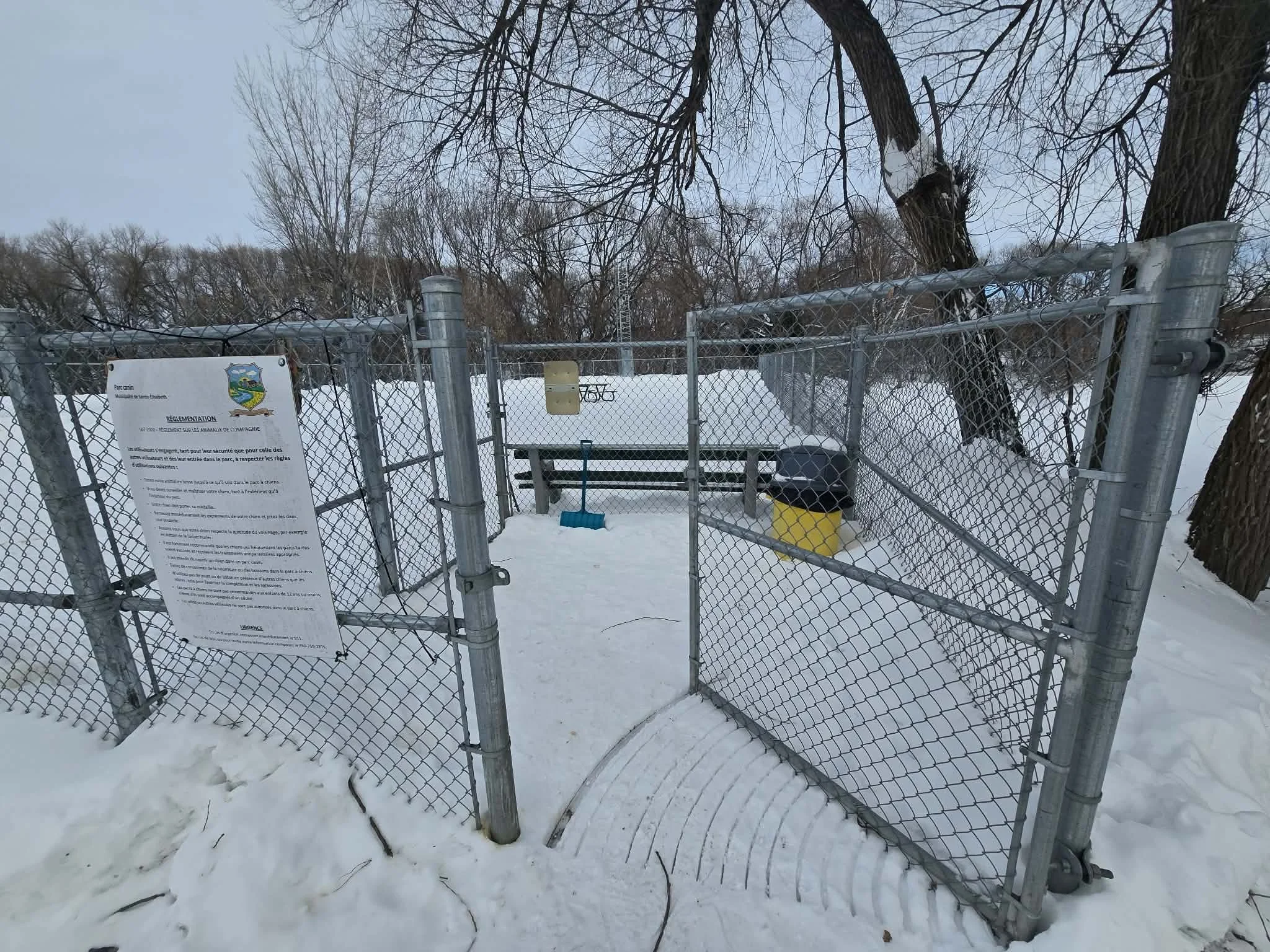 [Lanaudière, Sainte-Élisabeth] Parc à chiens