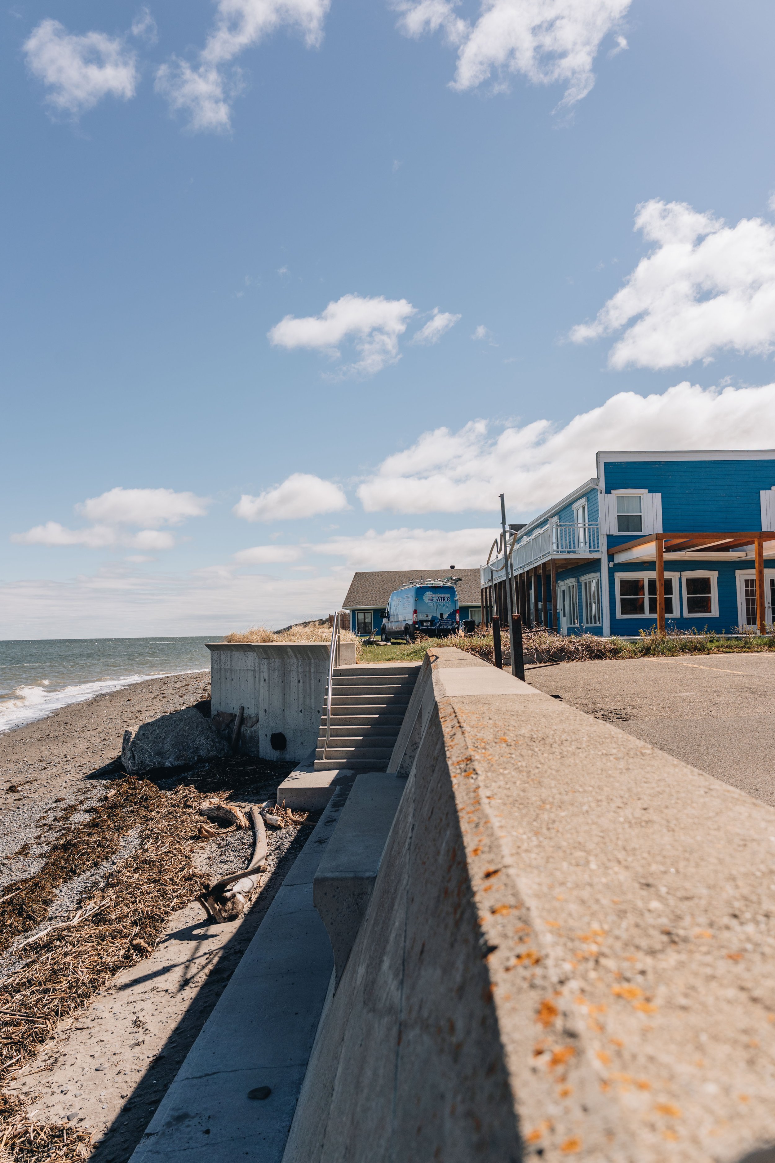 2halte église bas saint-laurent chien plage .jpg