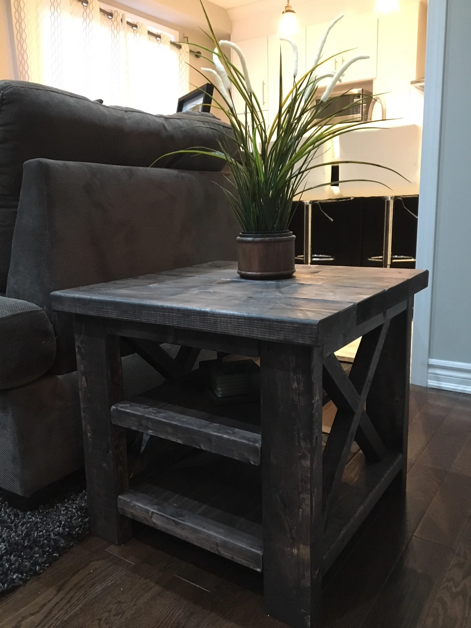  Size 22” x 22” x 22”  