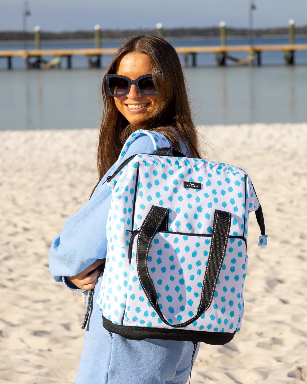 Beach days are cooler with SCOUT! 🏖  Our Play It Cool Backpack Cooler is a lightweight cooler you can carry hands-on or hands-free. Pack your favorite beach snacks, hit the beach and stay cool! ✌

Shop SCOUT at Envie Boutique.

#envieboutique #pensa