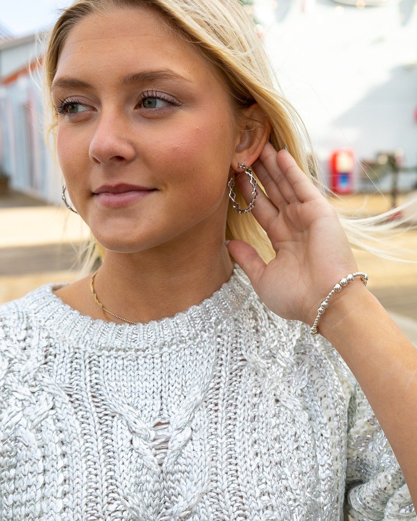 Looking for a last-minute holiday gift? ✨ Jewelry is always a sparkling choice! Whether she loves gold or silver, delicate pieces or bold statements, we have the perfect present waiting.

Top Brands:
Enewton | Kendra Scott | Chan Luu | Alco
&amp; mor