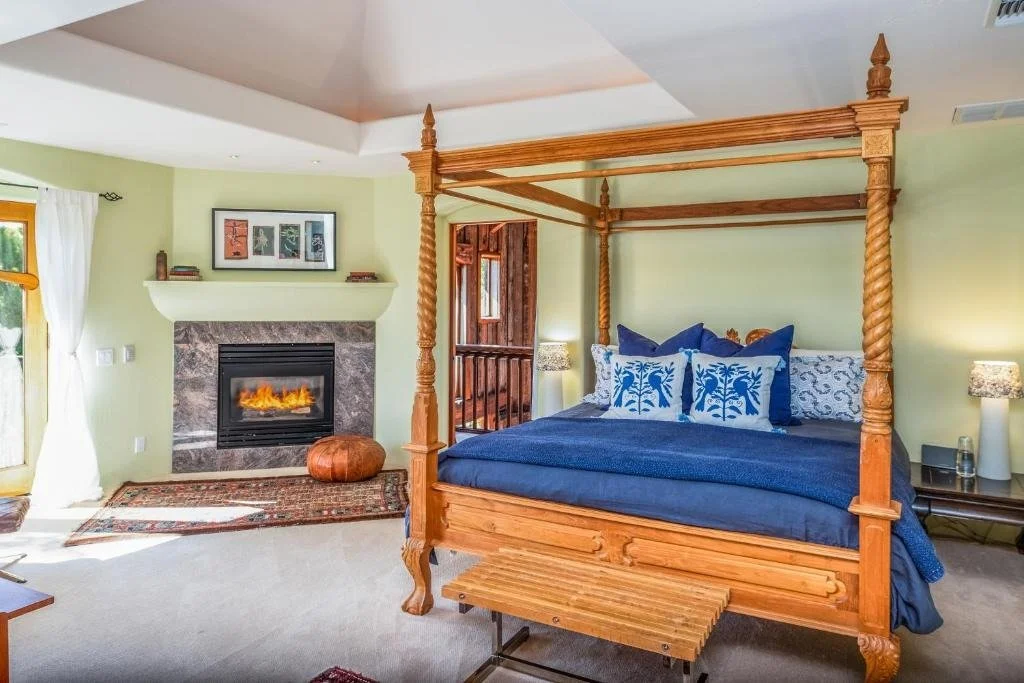 Carlo Bed.jpg