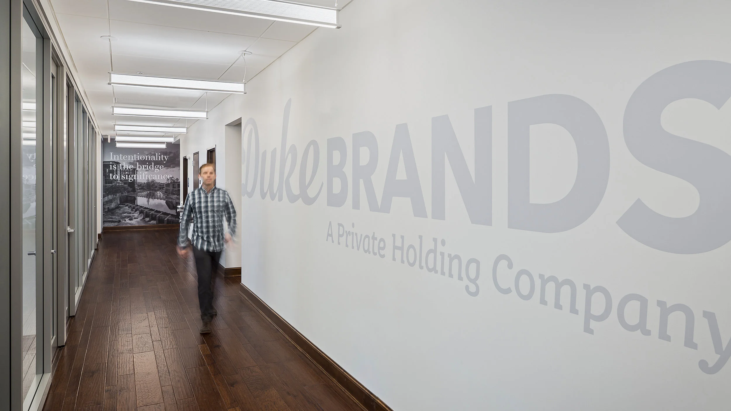 DUKE_BRANDS_06.jpg