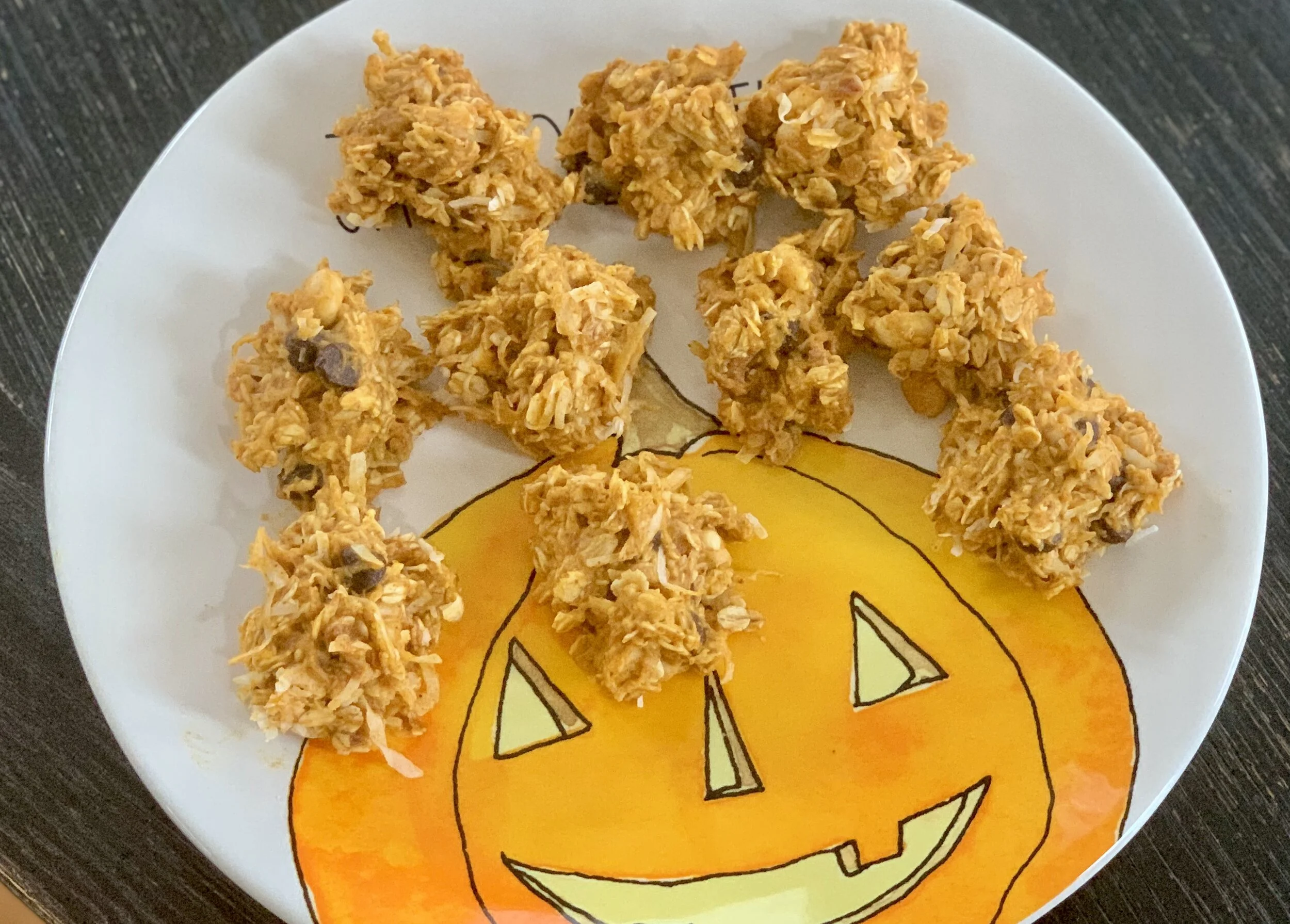 PUMPKIN CHOCOLATE CHIP BALLS
