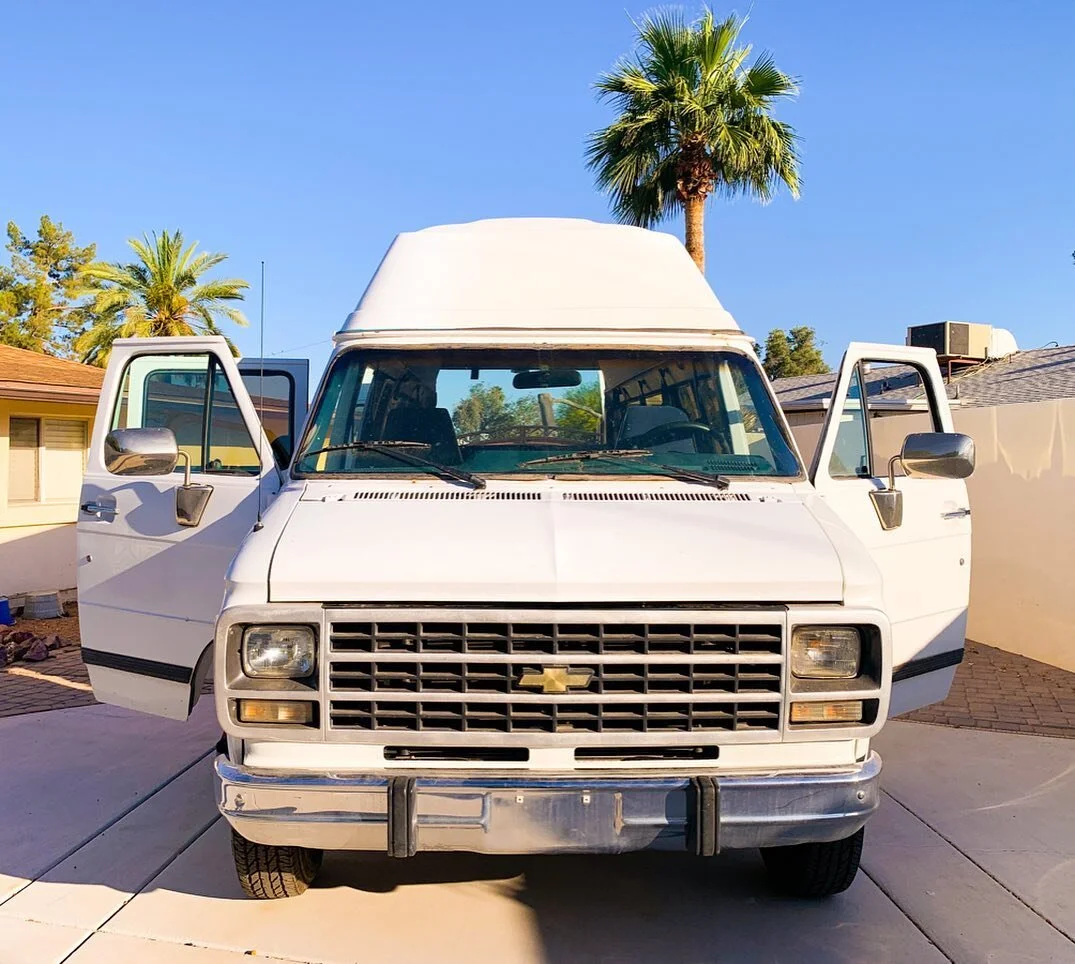 𝙄 𝙨𝙩𝙞𝙡𝙡 𝙘𝙖𝙣&rsquo;𝙩 𝙗𝙚𝙡𝙞𝙚𝙫𝙚 𝙞𝙩&rsquo;𝙨 𝙝𝙖𝙥𝙥𝙚𝙣𝙞𝙣𝙜.

Every time I step outside, I&rsquo;m tripping out that there&rsquo;s a whole live VAN in my driveway! This process has and will continue to be a journey, but I&rsquo;m so