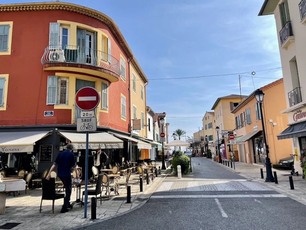 Ave de Oliviers in Cros de Cagnes