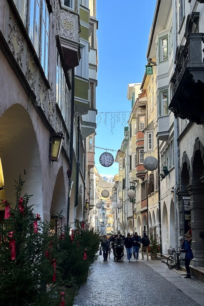 Via dei Portici Laubengasse
