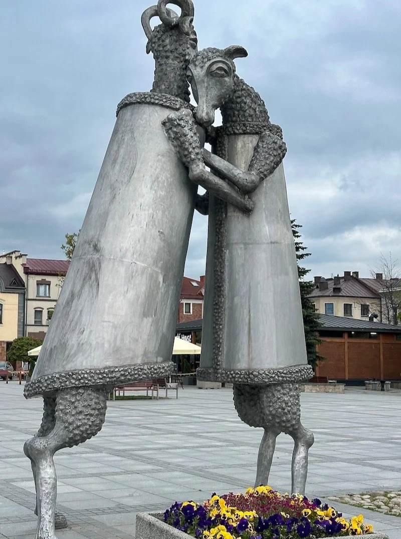 Travel Tips Tuesday inspiration from southern Poland, where the ancient town of Nowy Targ (new market), located at the Bialy Dunajec River, has retained it large market square and beautified it for modern times with sculptures and fountains, and the 