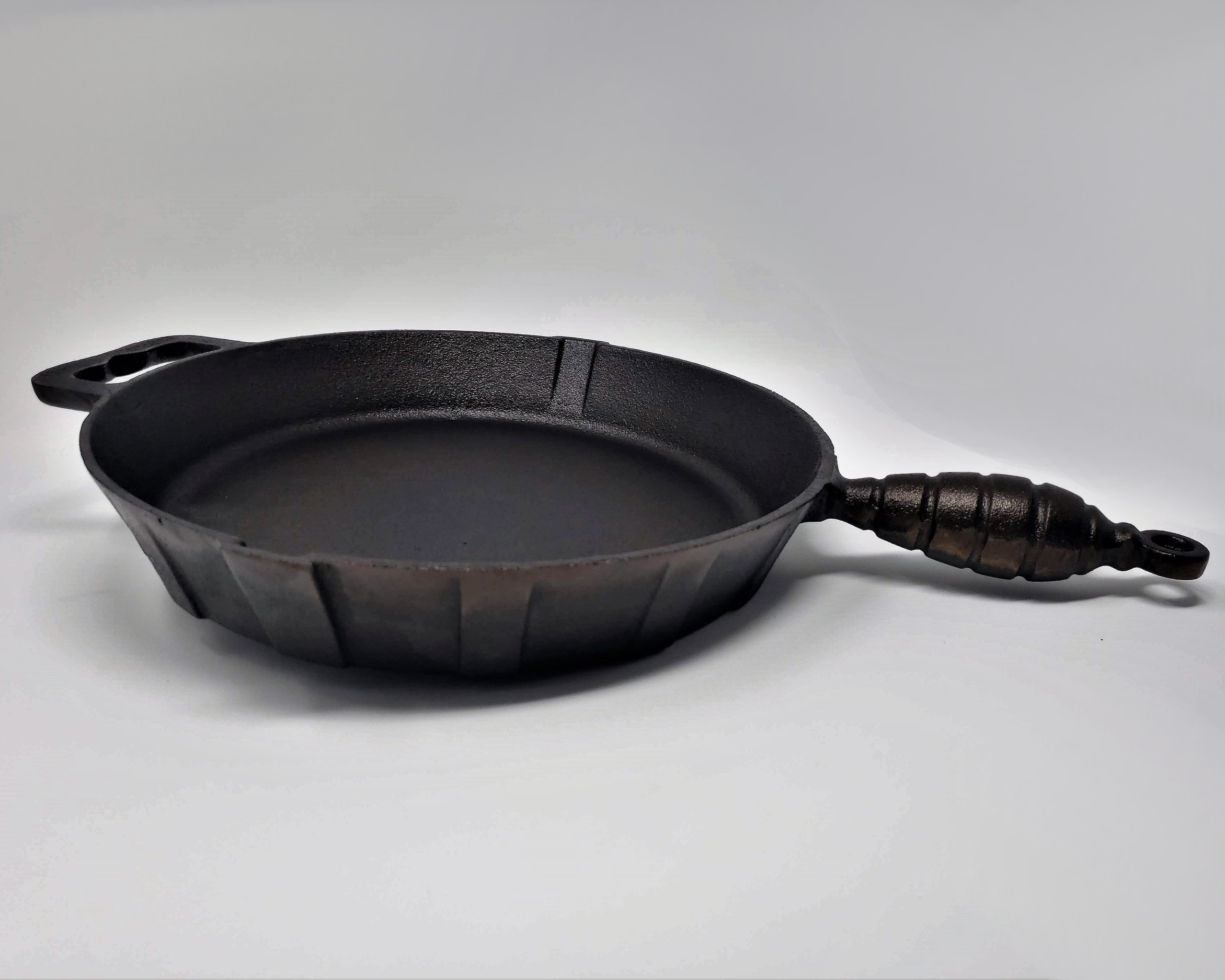 Field Company 13.4 In. Cast Iron Skillet & Lid Set (No. 12) – Premium Home  Source