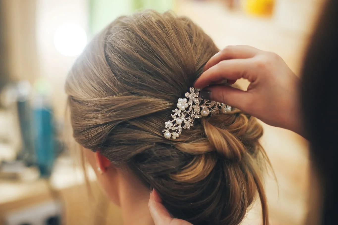 The Pros and Cons of On-Location Wedding Hair and Makeup