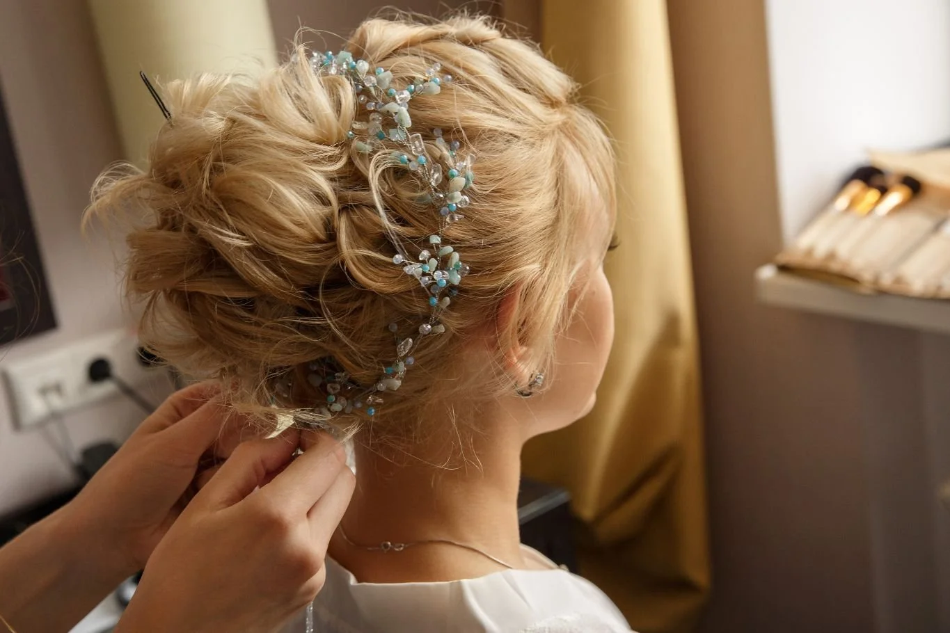 Tips for Getting Your Wedding Hairstyle To Last All Day