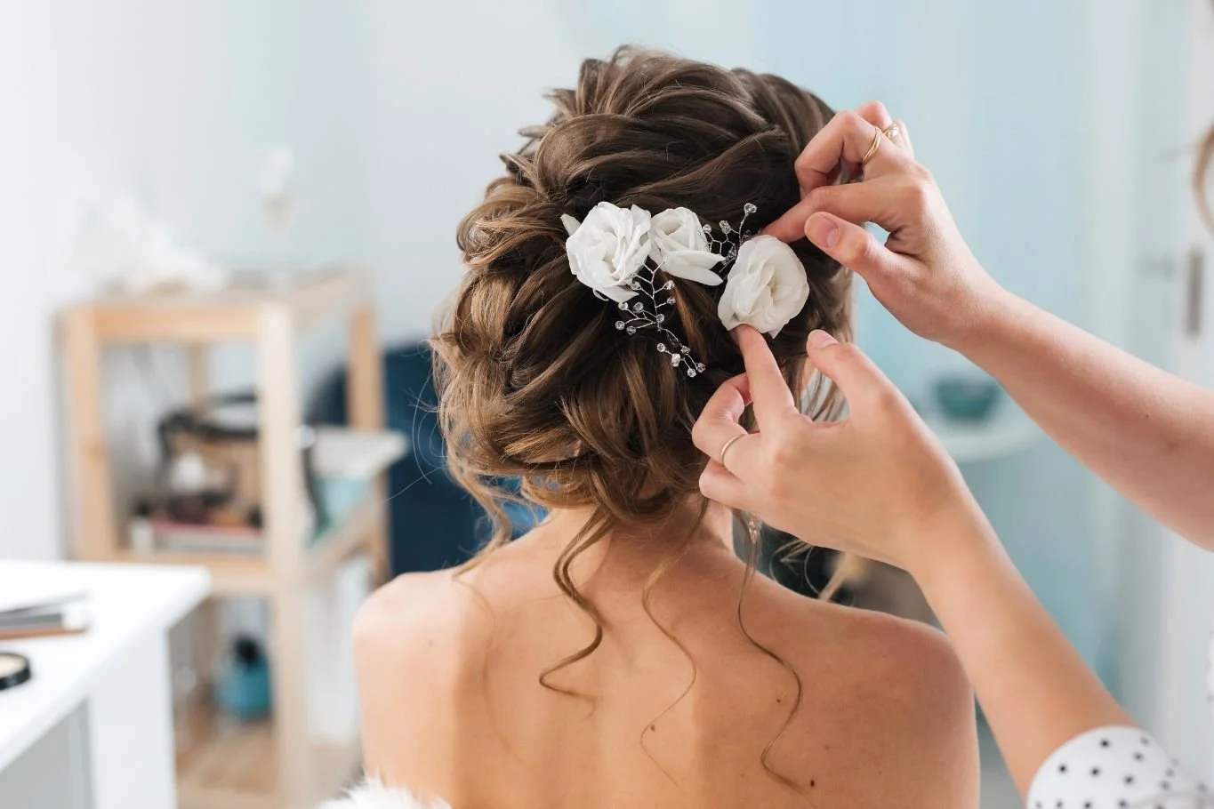 5 Things To Add to Your Wedding Emergency Kit