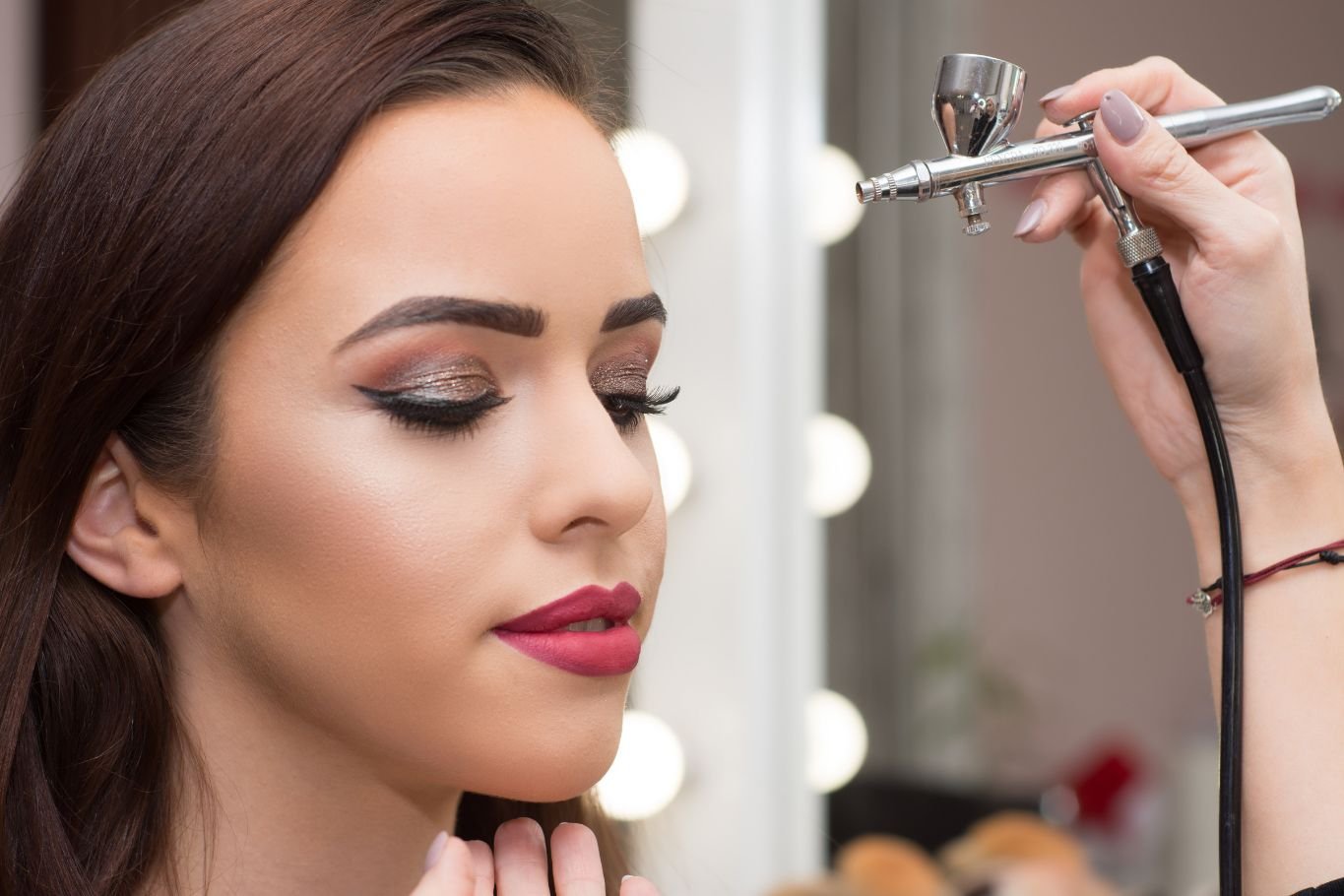 HD Makeup VS Airbrush Makeup: Which One is Preferable?