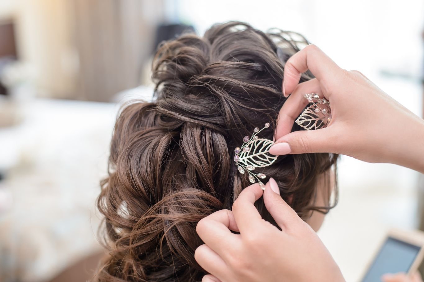 Our favourite simple wedding hairstyles ideas for long hair - Booksy.com