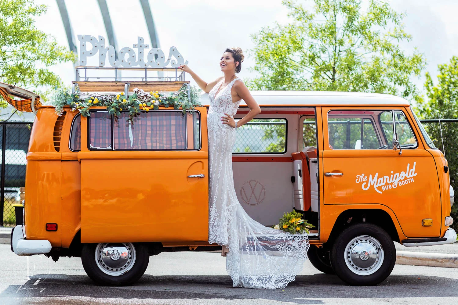 marigold-bus-photobooth-hustle-in-heels-conference-photography-fancy-boudoir-mgm-national-harbor-columbia-trunetta-atwater