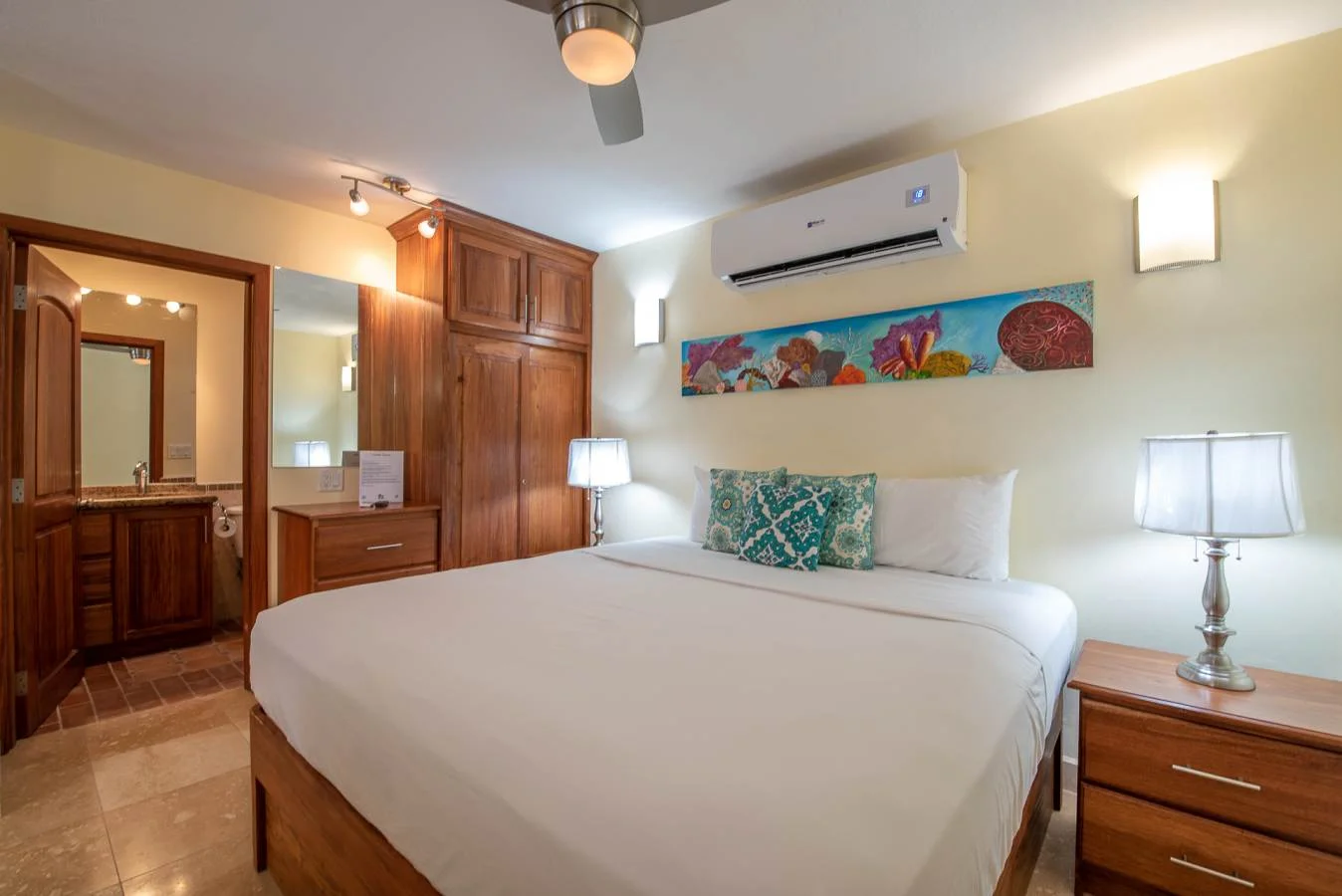 COURTYARD SUITE