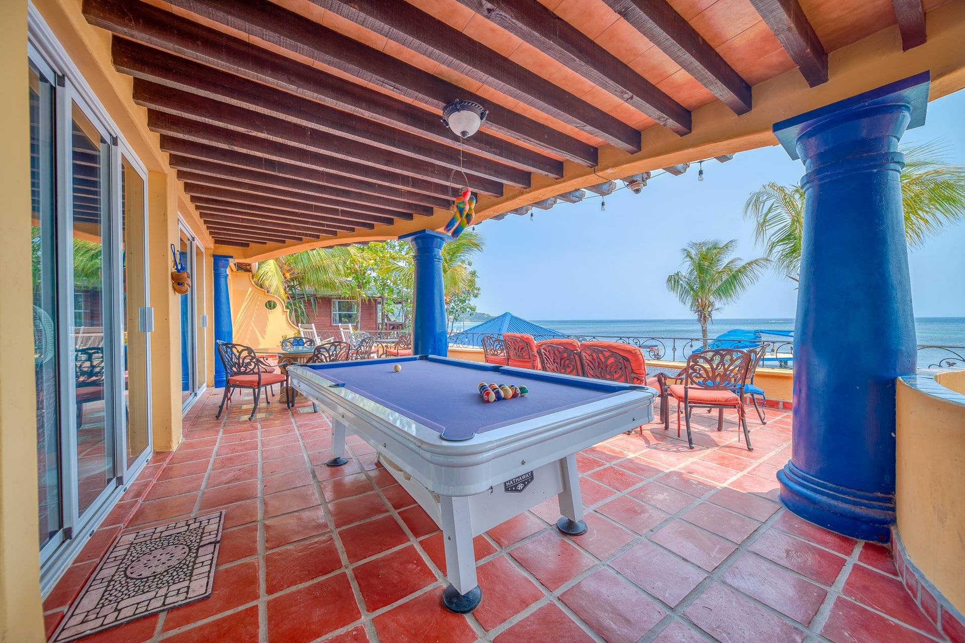 Caribe Tesoro El Castillo Patio Compartido01.jpg