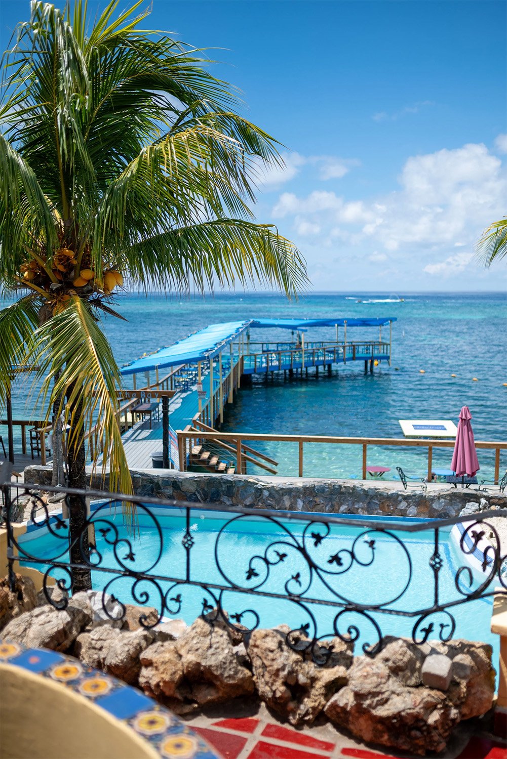 Caribe Tesoro Roatan.jpg