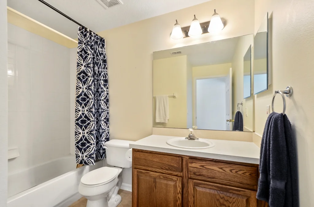 10_bathroom2.jpg